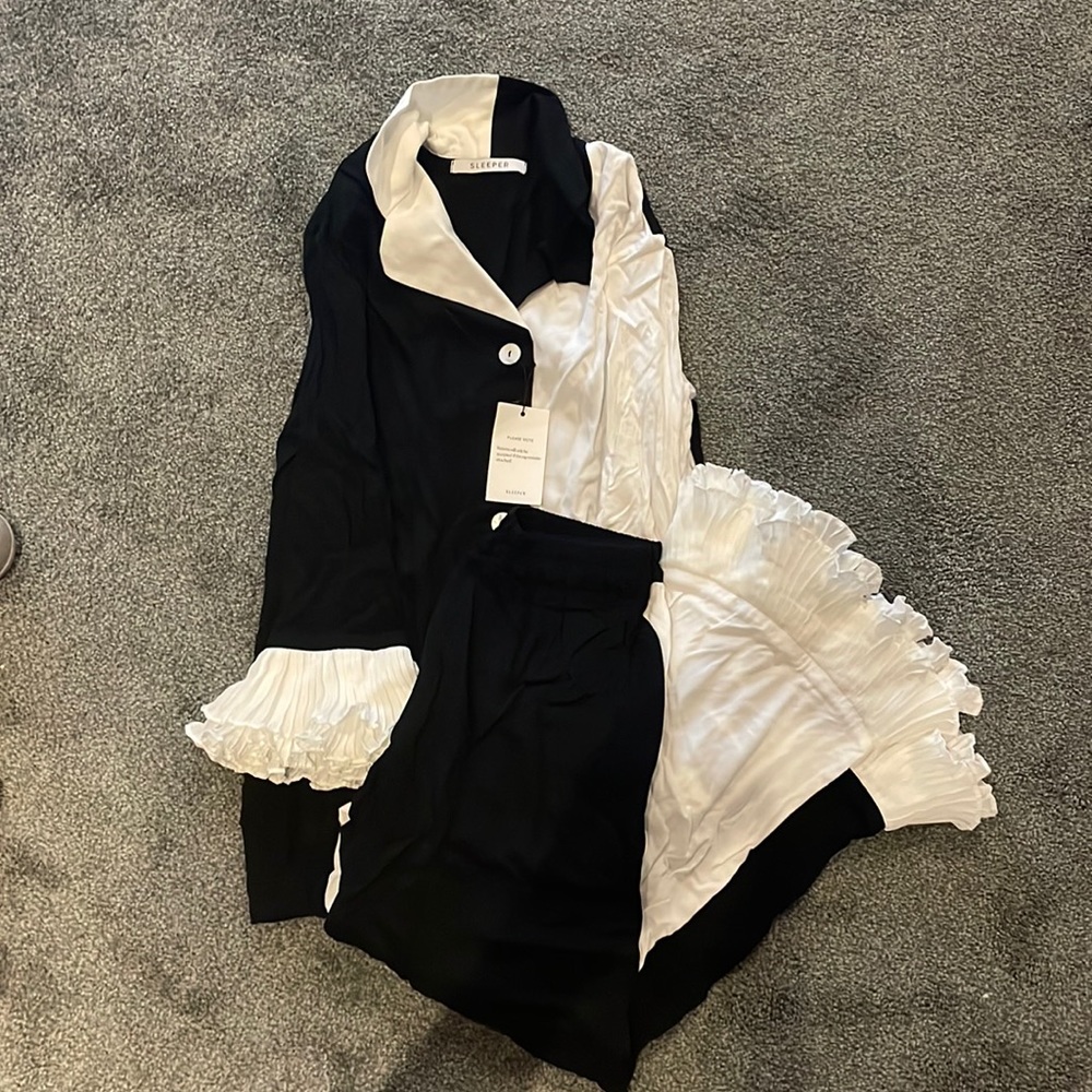Black and white sleeper set